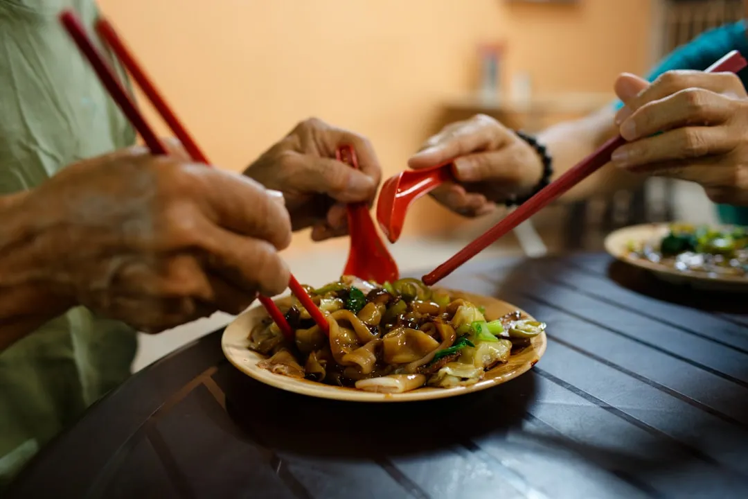 车载吸尘器与车载充气泵组合方案：提升车内清洁与应急效率